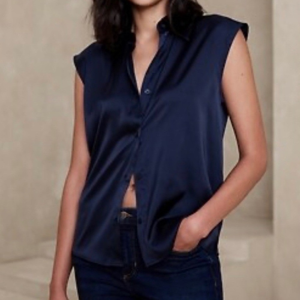 Banana Republic Factory Navy Satin Sleeveless Collared Blouse, Small, Classic
